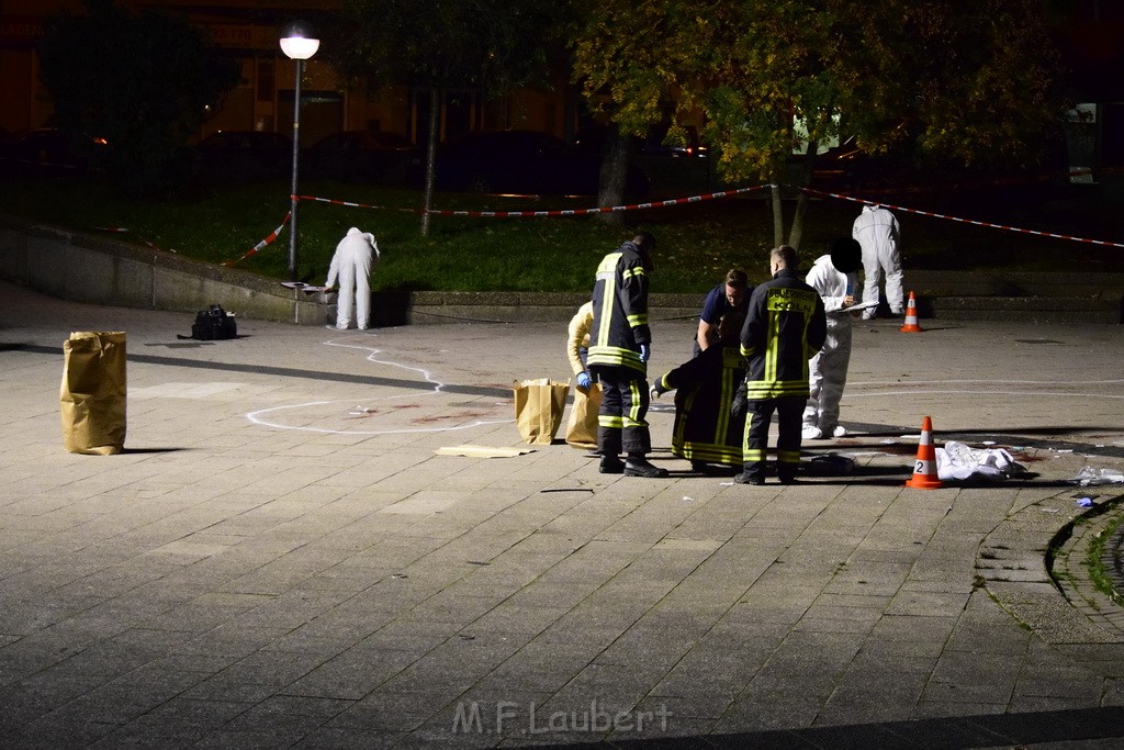 Einsatz BF Messerstecherei Koeln Neustadt Nord Eberplatz Platzmitte P211.JPG - Miklos Laubert